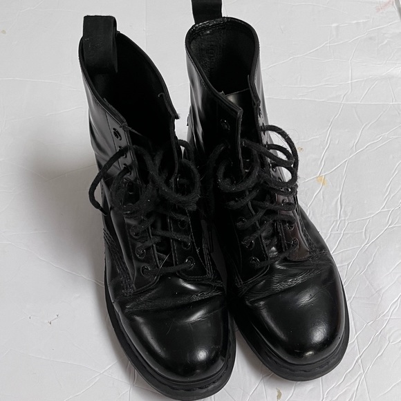 Dr. Martens Shoes - Vintage Y2K Dr. Martens 1460 Genuine Leather Smooth Black Lace-Up Unisex Boots